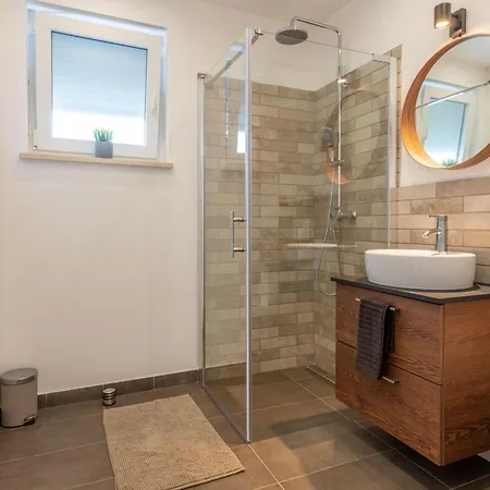 Sarah, Mediterranean Elegance Minutes From The بيت للعطل *