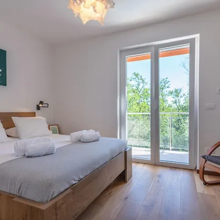 Vakantiehuis Sarah, Mediterranean Elegance Minutes From The *