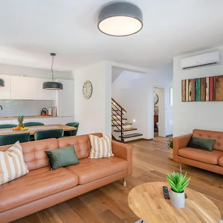 Sarah, Mediterranean Elegance Minutes From The * Veligolji