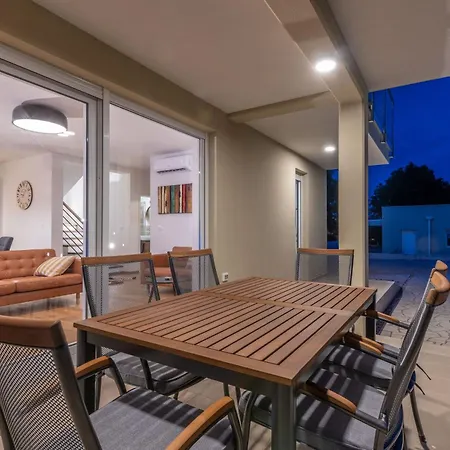 Sarah, Mediterranean Elegance Minutes From The * Veligolji