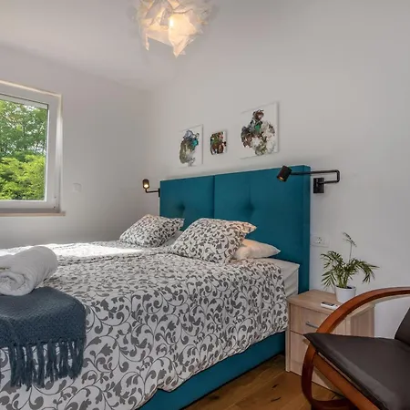 Sarah, Mediterranean Elegance Minutes From The