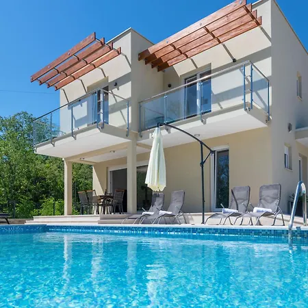 Sarah, Mediterranean Elegance Minutes From The *